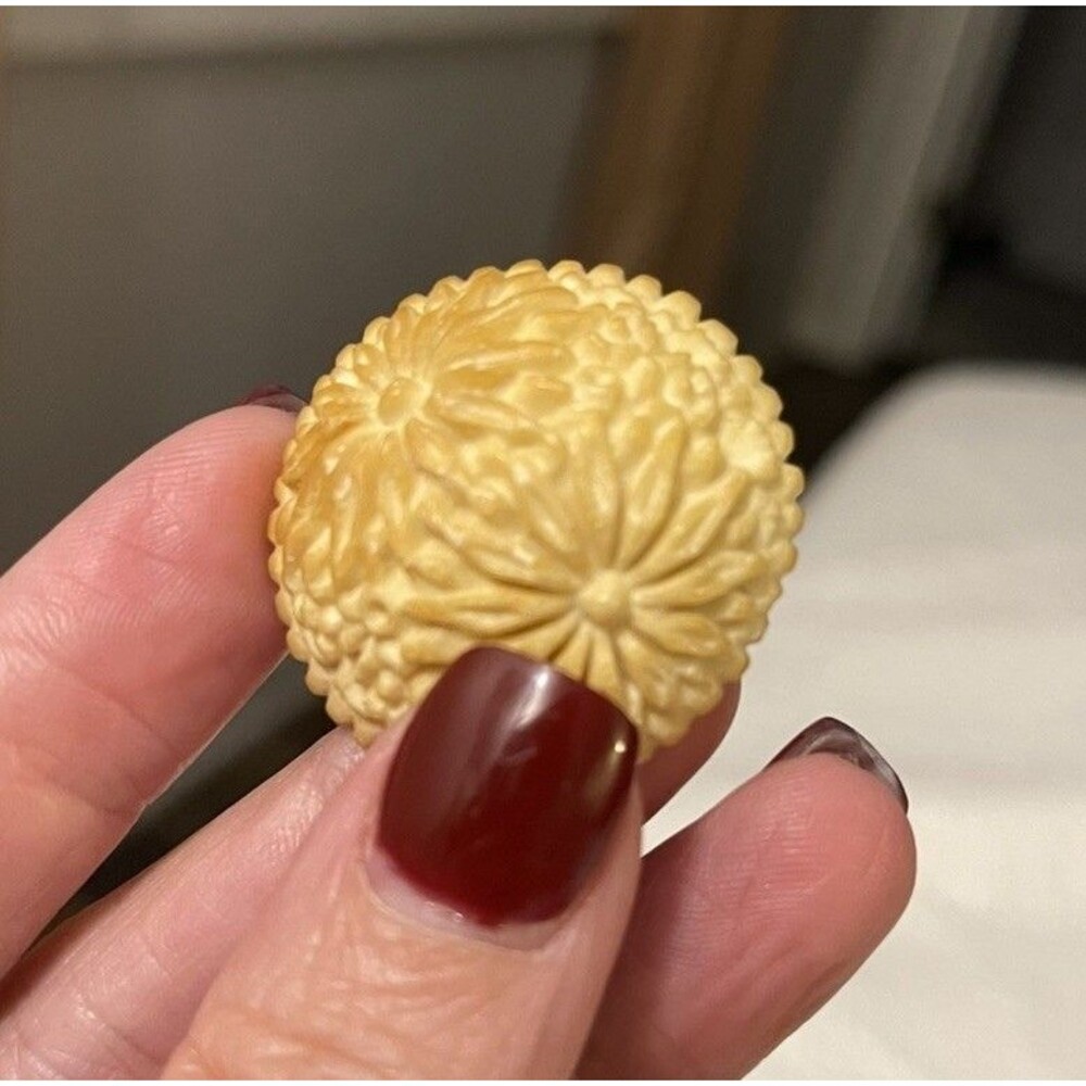 Vtg Deco Carved 1920s Celluloid Round Flowers Chrysanthemum Bouquet Brooch Pin